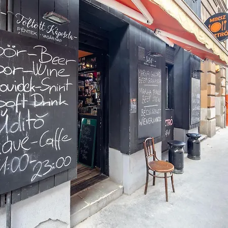 Ultra - Large - Sunny בודפשט