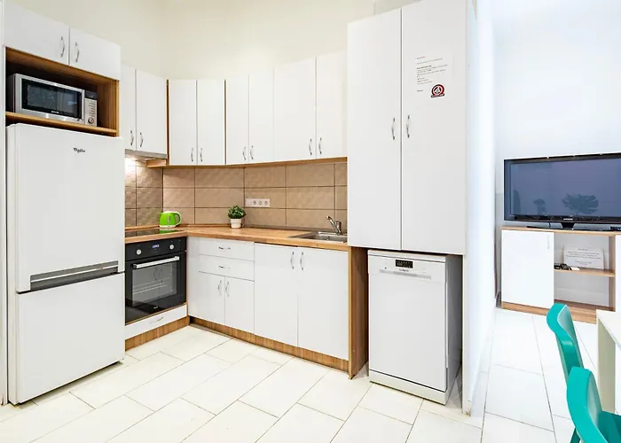 Ultra - Large - Sunny Apartmán *