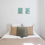 Ultra - Large - Sunny Apartament *