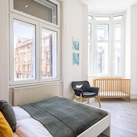 Apartament Ultra - Large - Sunny Budapesta
