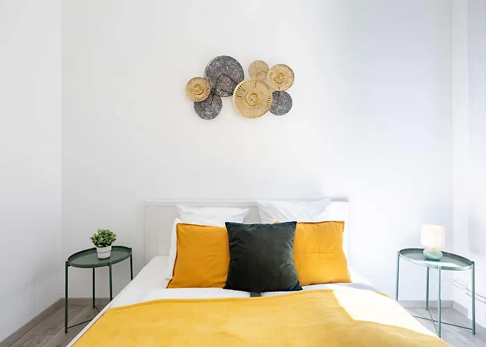 Ultra - Large - Sunny بودابست